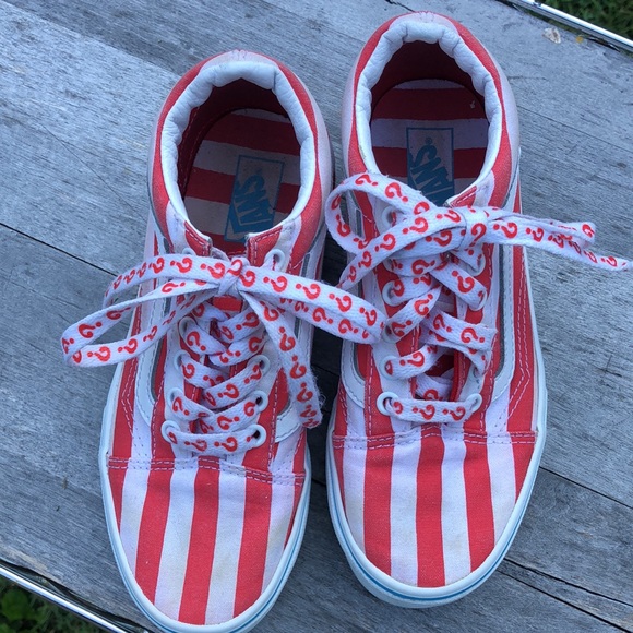 Vans , size 2 1/2 kids, reed and white, Where’s  Waldo theme - Picture 7 of 8